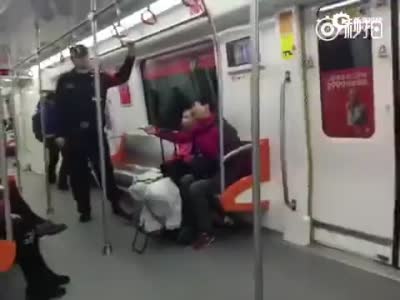 杭州地铁现“咆哮女”：我就是没道德