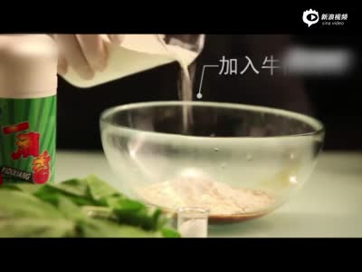 揭秘假火锅真相：清水加增香剂20秒变浓汤