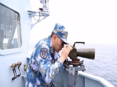 现场视频:海军东海舰队全力搜救中国被撞沉渔船