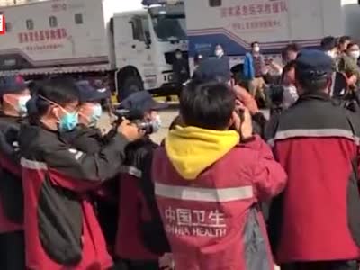 湖北省委书记应勇送别部分上海医疗队：开慢点，注意安全！