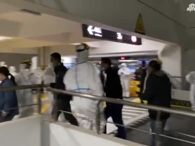 浦东国际机场组织所有相关工作人员连夜进行核酸检测