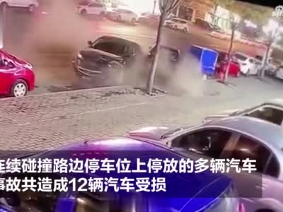 安阳发生一起惨烈交通事故 12辆汽车受损