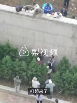 辽宁对外经贸学院回应抢夺学生外卖：送餐方式危险 没禁止外卖