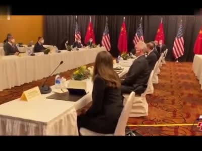 中美对话现场视频：美不行待客之道，中方严正回应