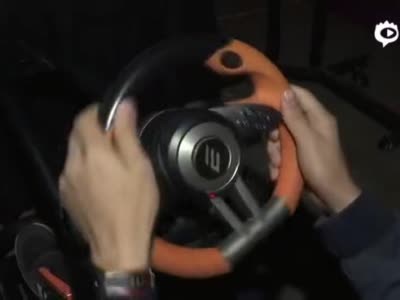 VR大篷车“开”进社区